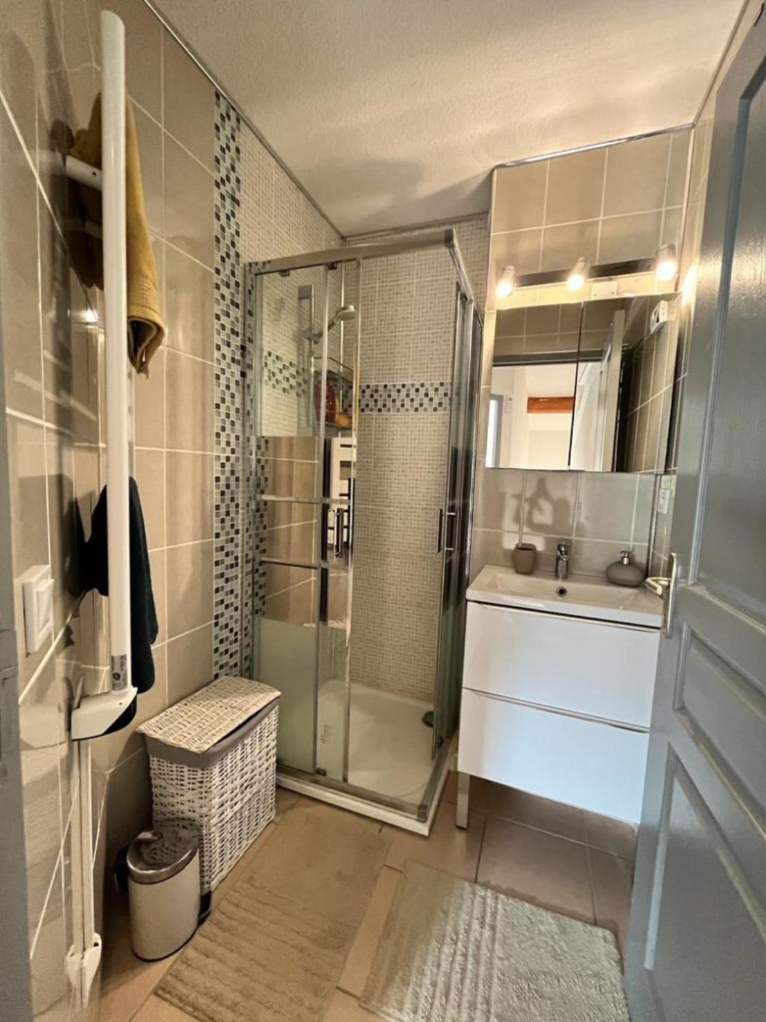 Appartement Pavillon 6 Personnes Avec Terrasse Et Place De Parking