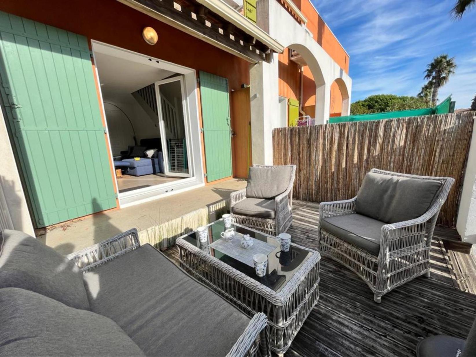 Pavillon 6 Personnes Avec Terrasse Et Place De Parking *